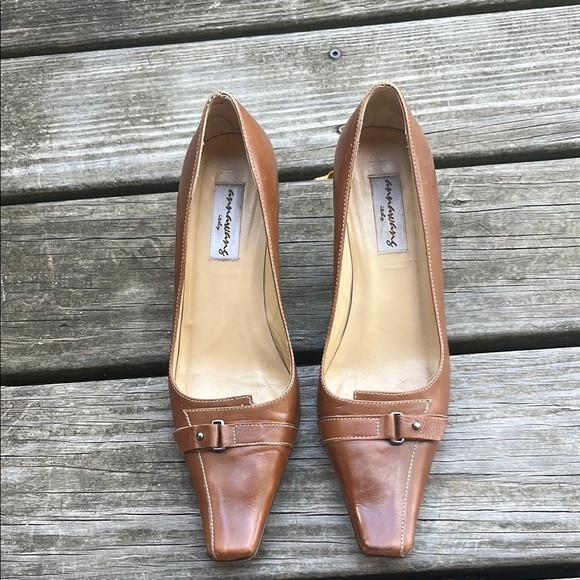 Anna Wang Shoes - Vintage Brown Leather Square-Toe Pumps